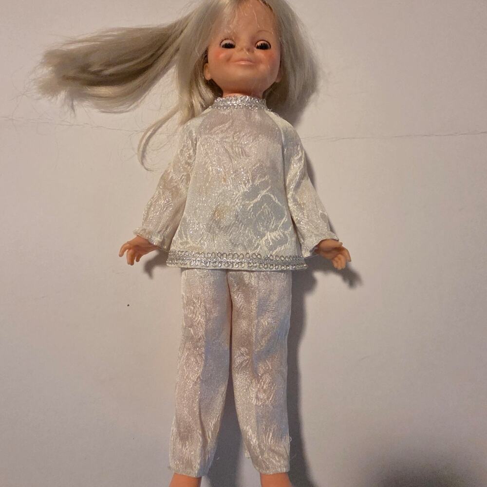 Vintage doll with open close eyes and growing hair ( Rm6)